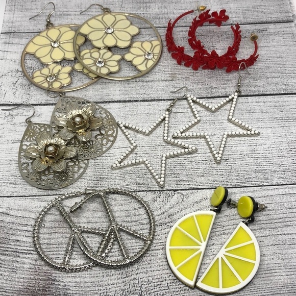 Bundle lot 6 fun whimsy playful statement earrings dangle drop hoops star peace. - Picture 1 of 7